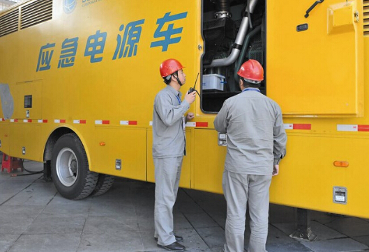 尧都如何清理被灰尘覆盖的机油散热器？